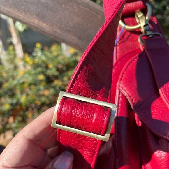 Amerileather Sling Purse - Picture 6 of 16